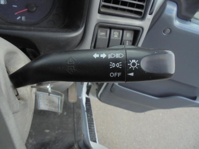 バネットトラック 　ディーゼル　５速ミッション　エアコン　パワステ　エアーバッグ　サイドバイザー　ＤＰＦ車　取説　タイミングベルト交換要　室内ルームクリーニング済　長さ４６０幅１６９高さ１８８ｃｍ（20枚目）