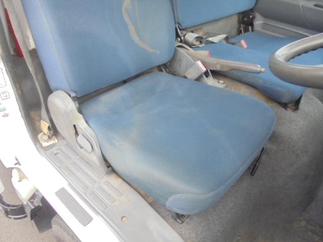 キャンター ２．０ｔロング平ボディ　５速ミッション　エアコン　パワステ　パワーウインドウ　エアーバッグ　　バックモニター　ＥＴＣ　新車保証書・取説　クラッチオーバーホール済　室内ルームクリーニング済　長さ５９８幅１９２高さ２０８ｃｍ（15枚目）