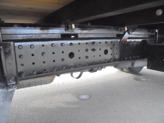 キャンター ２．０ｔロング平ボディ　５速ミッション　エアコン　パワステ　パワーウインドウ　エアーバッグ　　バックモニター　ＥＴＣ　新車保証書・取説　クラッチオーバーホール済　室内ルームクリーニング済　長さ５９８幅１９２高さ２０８ｃｍ（46枚目）