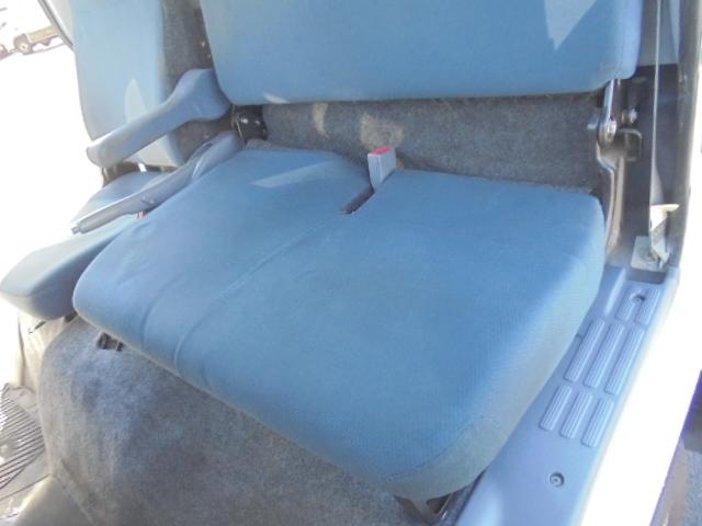 キャンター 　三菱ふそうキャンター２．０ｔ平ボディ４ＷＤ　インパネオートマ　純正キーレス　ＥＴＣ　前方ドライブレコーダー　エアコン　パワステ　パワーウインドウ　エアーバッグ　ＤＰＦ車　長さ４６９幅１６９高１９９ｃｍ（7枚目）