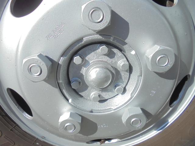 キャンター 　三菱ふそうキャンター２．０ｔ平ボディ４ＷＤ　インパネオートマ　純正キーレス　ＥＴＣ　前方ドライブレコーダー　エアコン　パワステ　パワーウインドウ　エアーバッグ　ＤＰＦ車　長さ４６９幅１６９高１９９ｃｍ（12枚目）