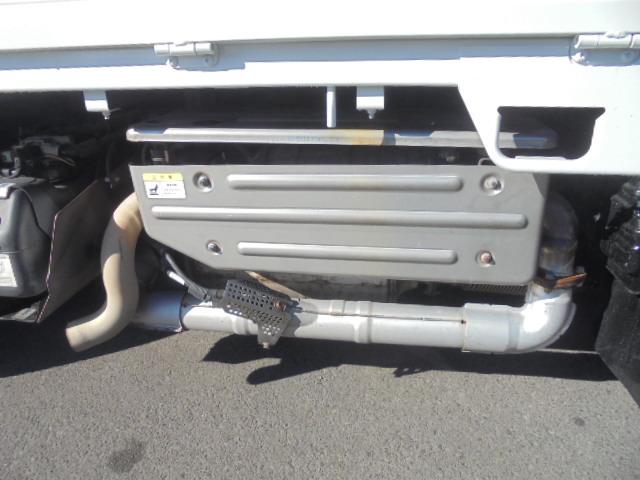 キャンター 　三菱ふそうキャンター２．０ｔ平ボディ４ＷＤ　インパネオートマ　純正キーレス　ＥＴＣ　前方ドライブレコーダー　エアコン　パワステ　パワーウインドウ　エアーバッグ　ＤＰＦ車　長さ４６９幅１６９高１９９ｃｍ（43枚目）