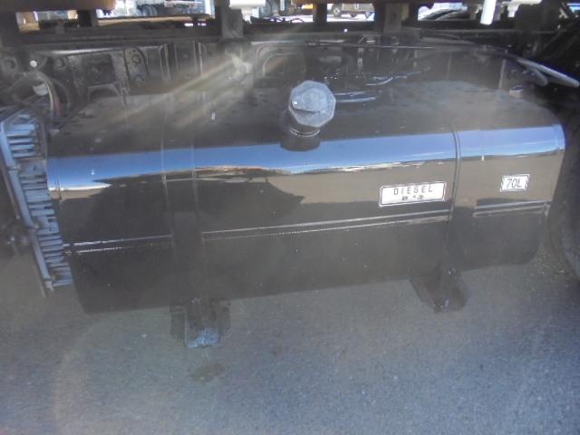 キャンター 　三菱ふそうキャンター２．０ｔ平ボディ４ＷＤ　インパネオートマ　純正キーレス　ＥＴＣ　前方ドライブレコーダー　エアコン　パワステ　パワーウインドウ　エアーバッグ　ＤＰＦ車　長さ４６９幅１６９高１９９ｃｍ（45枚目）