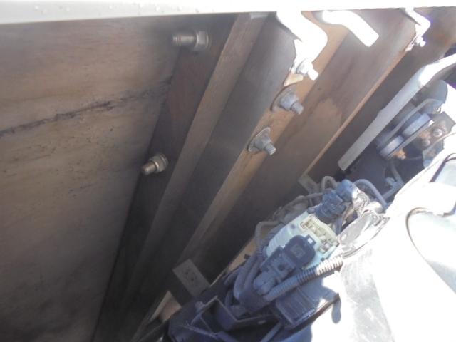 キャンター 　三菱ふそうキャンター２．０ｔ平ボディ４ＷＤ　インパネオートマ　純正キーレス　ＥＴＣ　前方ドライブレコーダー　エアコン　パワステ　パワーウインドウ　エアーバッグ　ＤＰＦ車　長さ４６９幅１６９高１９９ｃｍ（53枚目）