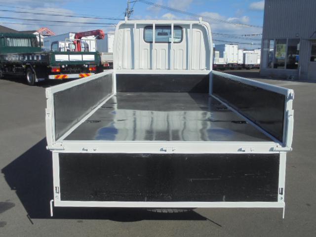 キャンター 　三菱ふそうキャンター２．０ｔ平ボディ４ＷＤ　インパネオートマ　純正キーレス　ＥＴＣ　前方ドライブレコーダー　エアコン　パワステ　パワーウインドウ　エアーバッグ　ＤＰＦ車　長さ４６９幅１６９高１９９ｃｍ（56枚目）