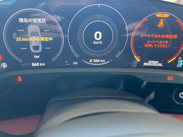タイカン　ディーラー車　右ハンドル　レザーパワーシート　ドライブレコーダー　パフォーマンスバッテリー(14枚目)