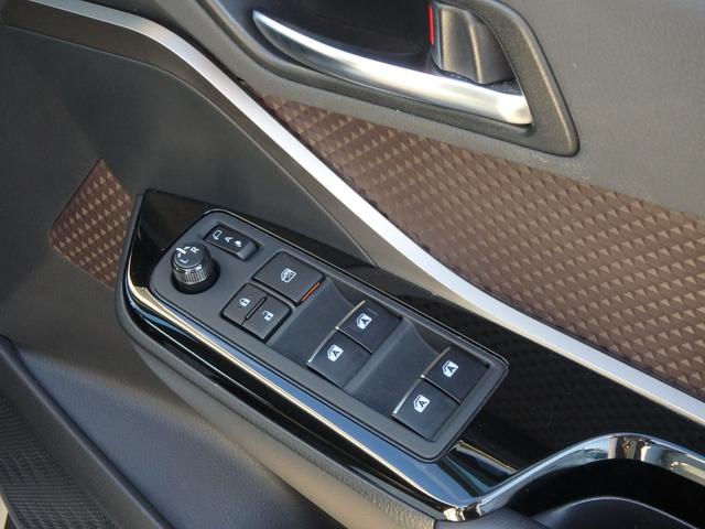 Ｃ－ＨＲ Ｇ－Ｔ　ＥＴＣ　ナビ　バックカメラ　ＬＥＤヘッドライト　ブレーキサポート　レーンサポート　ソナー　クルーズコントロール　スマートキー　プッシュスタート　オートライト　オートエアコン　Ｗシートヒーター（28枚目）