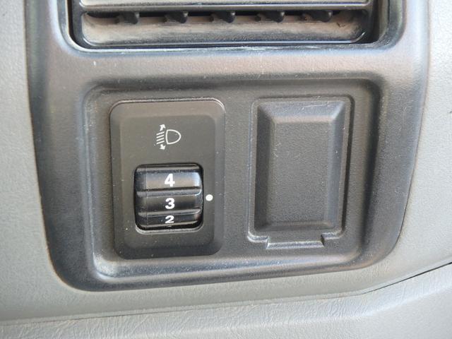 ミニキャブトラック 　５ＭＴ　エアコン　パワステ　デフロック　ラジオ（24枚目）