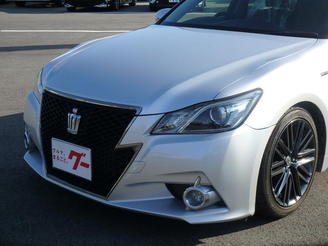 クラウンハイブリッド アスリートＳ　ブラックスタイル　ＥＴＣ　ナビ　クルーズコントロール　スマートキー　プッシュスタート　パワーシート　ＨＩＤヘッドライト　オートライト　オートエアコン　サイドＷエアバック　電動格納ミラー（2枚目）