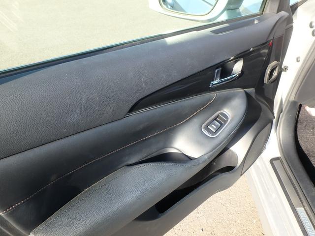 クラウンハイブリッド アスリートＳ　ブラックスタイル　ＥＴＣ　ナビ　クルーズコントロール　スマートキー　プッシュスタート　パワーシート　ＨＩＤヘッドライト　オートライト　オートエアコン　サイドＷエアバック　電動格納ミラー（15枚目）