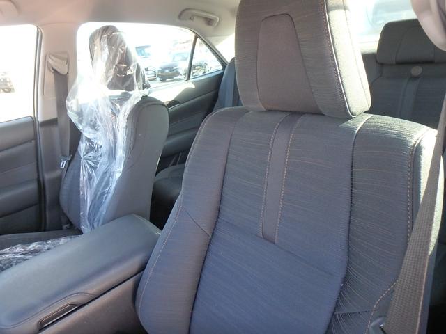 クラウンハイブリッド アスリートＳ　ブラックスタイル　ＥＴＣ　ナビ　クルーズコントロール　スマートキー　プッシュスタート　パワーシート　ＨＩＤヘッドライト　オートライト　オートエアコン　サイドＷエアバック　電動格納ミラー（17枚目）