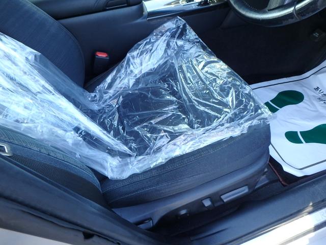 クラウンハイブリッド アスリートＳ　ブラックスタイル　ＥＴＣ　ナビ　クルーズコントロール　スマートキー　プッシュスタート　パワーシート　ＨＩＤヘッドライト　オートライト　オートエアコン　サイドＷエアバック　電動格納ミラー（31枚目）