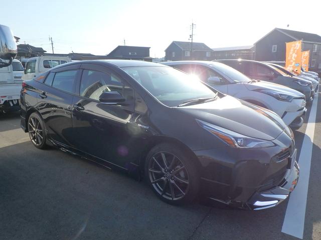 プリウス Ｓ　ＥＴＣ　フルエアロ　ナビ　バックカメラ　スマートキー　プッシュスタート　ブレーキサポート　レーンサポート　クルーズコントロール　ＬＥＤヘッドライト　オートライト　オートマチックハイビーム（11枚目）