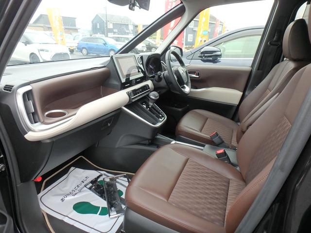 ノア ハイブリッドＺ　前後ドライブレコーダー　ＥＴＣ２．０　ナビ　バックカメラ　ＬＥＤヘッドライト　ブレーキサポート　レーンサポート　ソナー　クルーズコントロール　Ｗシートヒーター　両側電動スライドドア　ＡＣ１００Ｖ（19枚目）