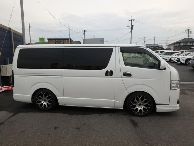 ハイエースバン スーパーＧＬ　ＥＴＣ　ローダウン　ナビ　ＬＥＤヘッドライト　バックカメラ　キーレス　フリップダウンモニター　オートライト　オートエアコン　Ｗエアバック　電動格納ミラー（11枚目）