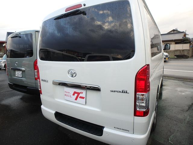 ハイエースバン スーパーＧＬ　ダークプライムＩＩ　前後ドライブレコーダー　ＥＴＣ　全方位カメラ　ベッドキット　ナビ　ＬＥＤヘッドライト　ブレーキサポート　レーンサポート　ソナー　両側電動スライドドア　オートマチックハイビーム　電動格納ミラー（10枚目）