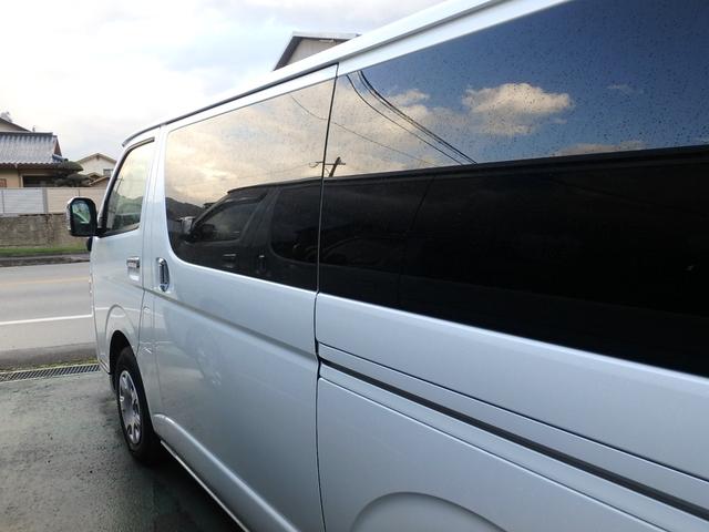 ハイエースバン スーパーＧＬ　ダークプライムＩＩ　前後ドライブレコーダー　ＥＴＣ　全方位カメラ　ベッドキット　ナビ　ＬＥＤヘッドライト　ブレーキサポート　レーンサポート　ソナー　両側電動スライドドア　オートマチックハイビーム　電動格納ミラー（18枚目）