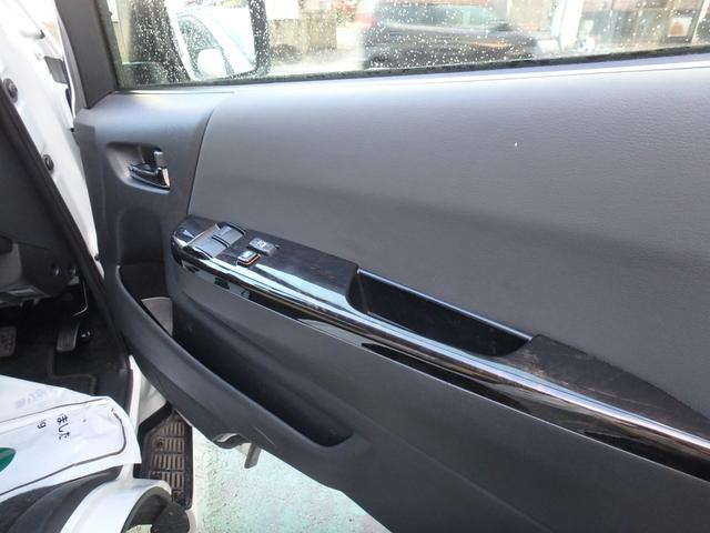 ハイエースバン スーパーＧＬ　ダークプライムＩＩ　前後ドライブレコーダー　ＥＴＣ　全方位カメラ　ベッドキット　ナビ　ＬＥＤヘッドライト　ブレーキサポート　レーンサポート　ソナー　両側電動スライドドア　オートマチックハイビーム　電動格納ミラー（30枚目）