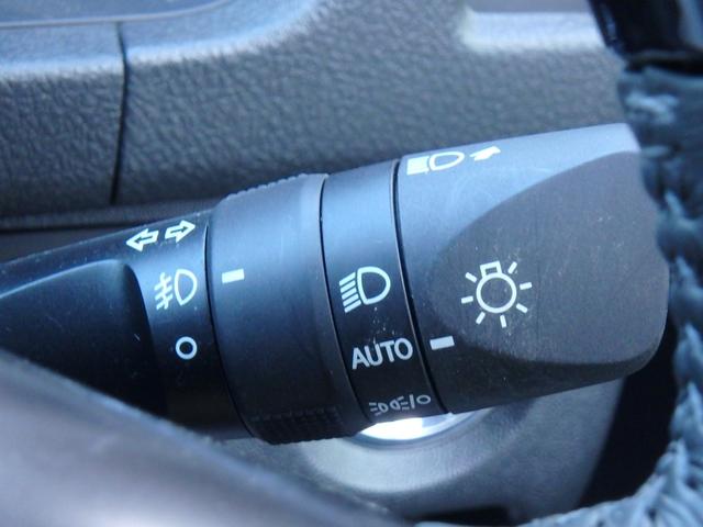 ハイエースバン スーパーＧＬ　ダークプライムＩＩ　前後ドライブレコーダー　ＥＴＣ　全方位カメラ　ベッドキット　ナビ　ＬＥＤヘッドライト　ブレーキサポート　レーンサポート　ソナー　両側電動スライドドア　オートマチックハイビーム　電動格納ミラー（40枚目）