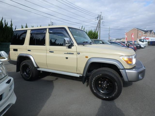 ランドクルーザー70 バン 30thアニバーサリー 4WD 5MT 前後ドライブレコーダー ETC2.0 ナビ バックカメラ キーレス シートカバー エアコン パワステ パワーウィンドウ Wエアバッグ(10枚目)