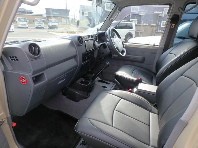 ランドクルーザー70 バン 30thアニバーサリー 4WD 5MT 前後ドライブレコーダー ETC2.0 ナビ バックカメラ キーレス シートカバー エアコン パワステ パワーウィンドウ Wエアバッグ(18枚目)