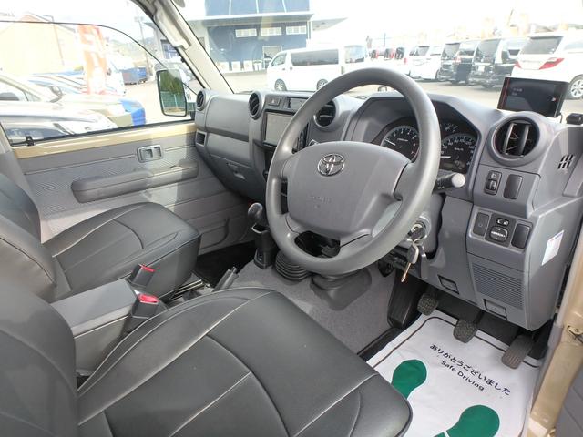 ランドクルーザー70 バン 30thアニバーサリー 4WD 5MT 前後ドライブレコーダー ETC2.0 ナビ バックカメラ キーレス シートカバー エアコン パワステ パワーウィンドウ Wエアバッグ(30枚目)