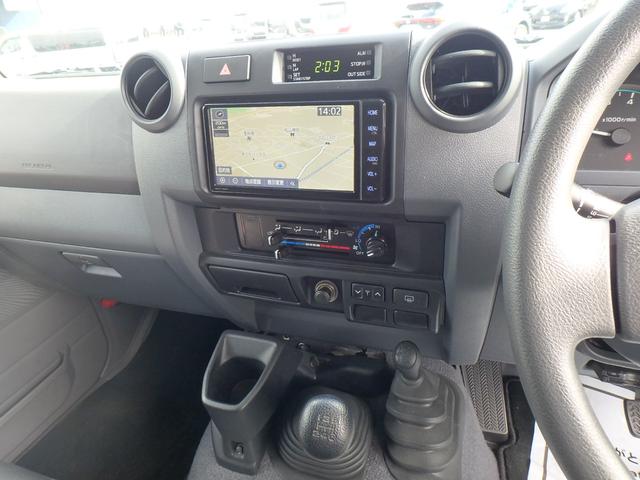 ランドクルーザー70 バン 30thアニバーサリー 4WD 5MT 前後ドライブレコーダー ETC2.0 ナビ バックカメラ キーレス シートカバー エアコン パワステ パワーウィンドウ Wエアバッグ(39枚目)