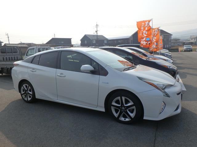 プリウス Ｓツーリングセレクション　ＥＴＣ　ナビ　ＬＥＤヘッドライト　バックカメラ　ブレーキサポート　レーンサポート　クルーズコントロール　スマートキー　プッシュスタート　Ｗシートヒーター　オートライト　オートエアコン（11枚目）