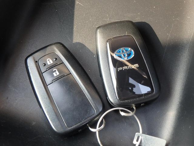 プリウス Ｓツーリングセレクション　ＥＴＣ　ナビ　ＬＥＤヘッドライト　バックカメラ　ブレーキサポート　レーンサポート　クルーズコントロール　スマートキー　プッシュスタート　Ｗシートヒーター　オートライト　オートエアコン（56枚目）