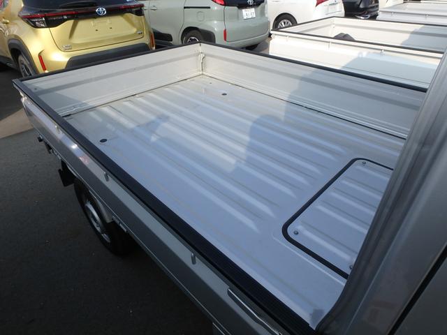 NT100クリッパートラック DX 5MT 4WD ラジオ オートライト Wエアバッグ(8枚目)