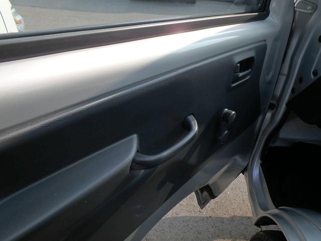 NT100クリッパートラック DX 5MT 4WD ラジオ オートライト Wエアバッグ(14枚目)