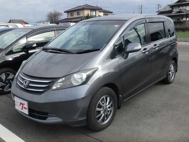 フリード Ｇ　ジャストセレクション　ＥＴＣ　ナビ　バックカメラ　キーレス　左側電動スライドドア　オートライト　オートエアコン　Ｗエアバッグ　電動格納ミラー（3枚目）