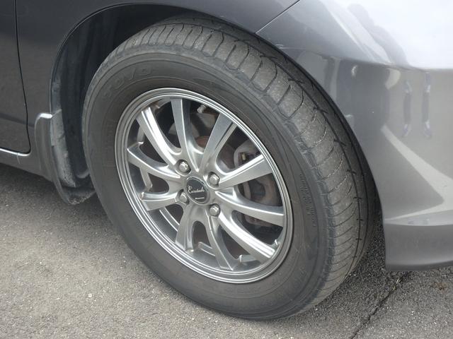 フリード Ｇ　ジャストセレクション　ＥＴＣ　ナビ　バックカメラ　キーレス　左側電動スライドドア　オートライト　オートエアコン　Ｗエアバッグ　電動格納ミラー（8枚目）