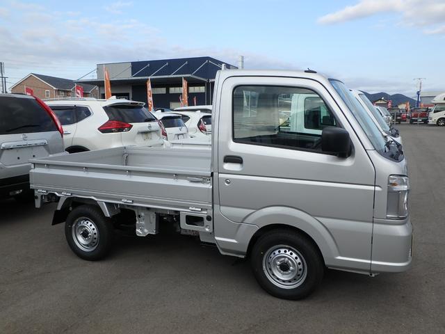 クリッパートラック ＤＸ　届出済未使用車　４ＷＤ　ＦＭオーディオ　キーレス　アイドリングストップ　ソナー　オートライト　Ｗエアバッグ（6枚目）