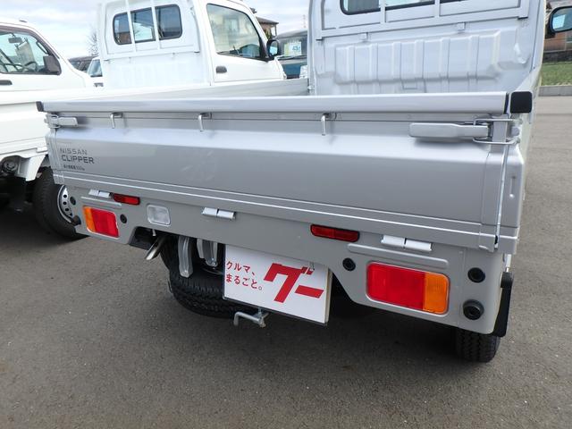 クリッパートラック ＤＸ　届出済未使用車　４ＷＤ　ＦＭオーディオ　キーレス　アイドリングストップ　ソナー　オートライト　Ｗエアバッグ（10枚目）