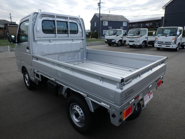 クリッパートラック ＤＸ　届出済未使用車　４ＷＤ　ＦＭオーディオ　キーレス　アイドリングストップ　ソナー　オートライト　Ｗエアバッグ（12枚目）