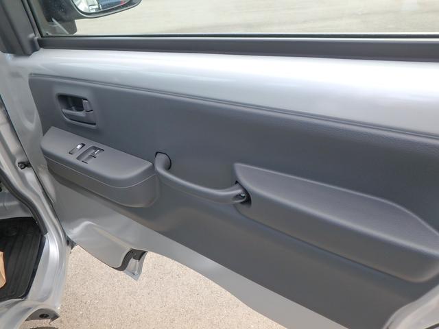 クリッパートラック ＤＸ　届出済未使用車　４ＷＤ　ＦＭオーディオ　キーレス　アイドリングストップ　ソナー　オートライト　Ｗエアバッグ（17枚目）