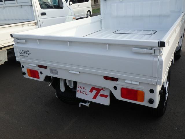 クリッパートラック ＤＸ　届出済未使用車　４ＷＤ　ＦＭオーディオ　キーレス　アイドリングストップ　ソナー　オートライト　Ｗエアバッグ（10枚目）