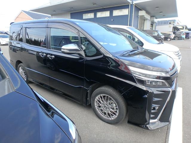 ヴォクシー ハイブリッドZS 煌III 前後ドライブレコーダー ETC ナビ LEDヘッドライト ブレーキサポート レーンサポート ソナー クルーズコントロール 両側電動スライドドア Wシートヒーター フリップダウンモニター スマートキー(11枚目)