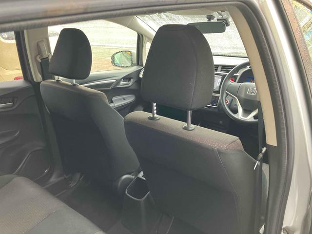 フィットハイブリッド ベースグレード　ハイブリッド　ナビ　ＴＶ　スマートキー　電動格納ミラー　ＡＴ　盗難防止システム　衝突安全ボディ　ＣＤ　ＤＶＤ再生　ＵＳＢ　ミュージックプレイヤー接続可　Ｂｌｕｅｔｏｏｔｈ　ＡＢＳ　ＥＳＣ　エアコン（53枚目）