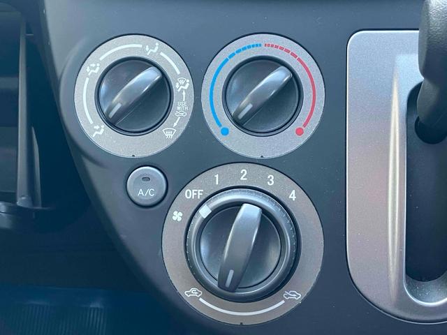 ミラ ＴＸ　ＣＶＴ　盗難防止システム　ＡＢＳ　衝突安全ボディ　エアコン　パワーステアリング　パワーウィンドウ　運転席エアバッグ　助手席エアバッグ（7枚目）