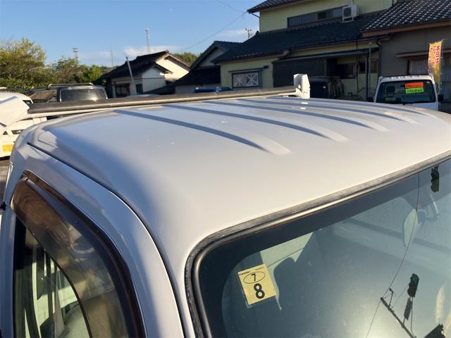 サンバートラック 軽トラ 4WD MT エアコン 運転席エアバッグ 三方開 ヘッドライトレベライザー(11枚目)