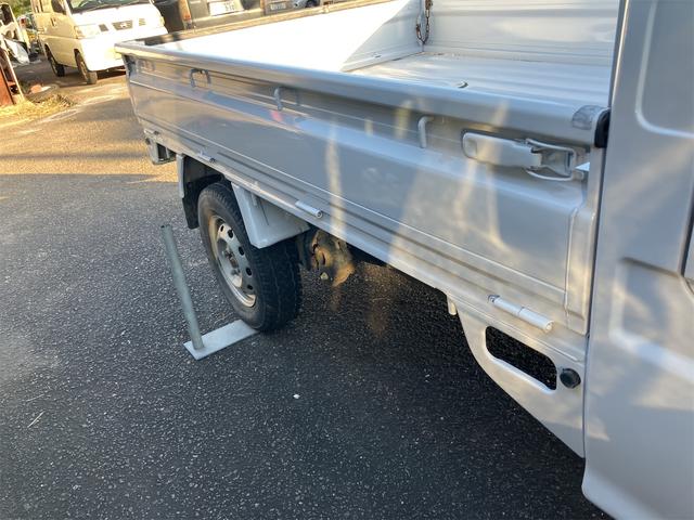 サンバートラック 軽トラ 4WD MT エアコン 運転席エアバッグ 三方開 ヘッドライトレベライザー(13枚目)