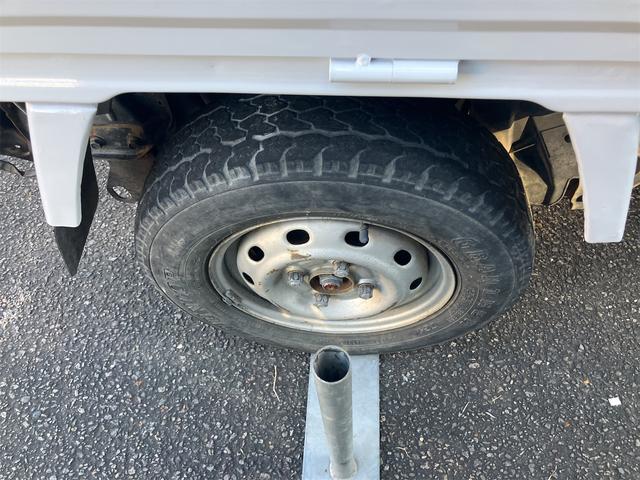 サンバートラック 軽トラ 4WD MT エアコン 運転席エアバッグ 三方開 ヘッドライトレベライザー(16枚目)