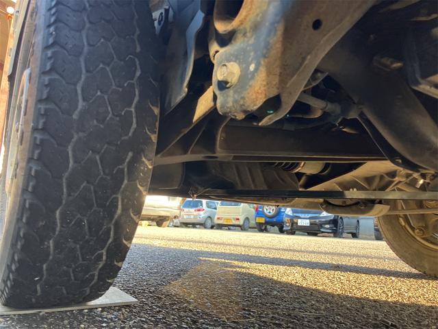 サンバートラック 軽トラ 4WD MT エアコン 運転席エアバッグ 三方開 ヘッドライトレベライザー(24枚目)