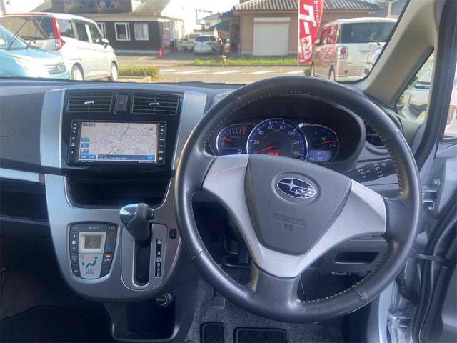 ステラ カスタムＲ　ナビ　ＴＶ　ＨＩＤ　ＬＥＤヘッドランプ　スマートキー　アイドリングストップ　電動格納ミラー　ベンチシート　ＣＶＴ　盗難防止システム　ＡＢＳ　アルミホイール　衝突安全ボディ　エアコン　パワーステアリング（2枚目）