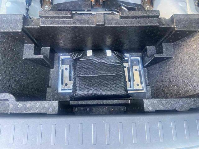 ステラ カスタムＲ　ナビ　ＴＶ　ＨＩＤ　ＬＥＤヘッドランプ　スマートキー　アイドリングストップ　電動格納ミラー　ベンチシート　ＣＶＴ　盗難防止システム　ＡＢＳ　アルミホイール　衝突安全ボディ　エアコン　パワーステアリング（25枚目）