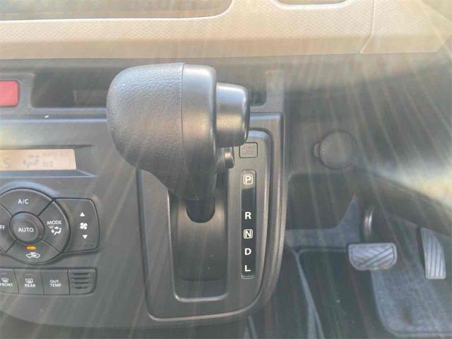 ���i�����ގ��ɕK�����삷�郌�o�[�ł��B����̂��₷�����̂ɂȂ��Ă��܂��B���Ј�x�̊����Ă��������B