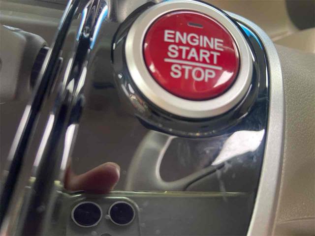 Ｎ－ＢＯＸ Ｇ・Ｌパッケージ　両側スライド・片側電動　ナビ　ＴＶ　Ｂｌｕｅｔｏｏｔｈ付　スマートキー　アイドリングストップ　ベンチシート　ＣＶＴ　盗難防止システム　ＡＢＳ　チップアップシート　アルミホイール　エアコン（5枚目）