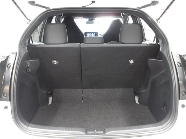 ヤリス ハイブリッドＸ　カーテンエアバッグ　ワイヤレスキー　ＡＢＳ　ナビ　オートクルーズ　Ｗエアバック　パワーウィンドウ　オートエアコン　ＥＴＣ　エアバック　メモリーナビ　パワーステアリング　横滑り防止システム（14枚目）